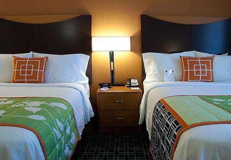 Fairfield Inn & Suites Tampa Fairgrounds/Casino Orient Park Dış mekan fotoğraf