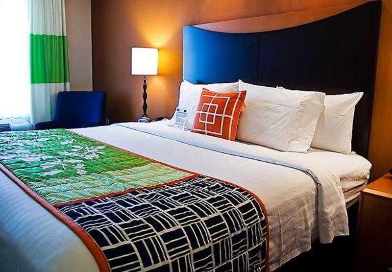 Fairfield Inn & Suites Tampa Fairgrounds/Casino Orient Park Dış mekan fotoğraf